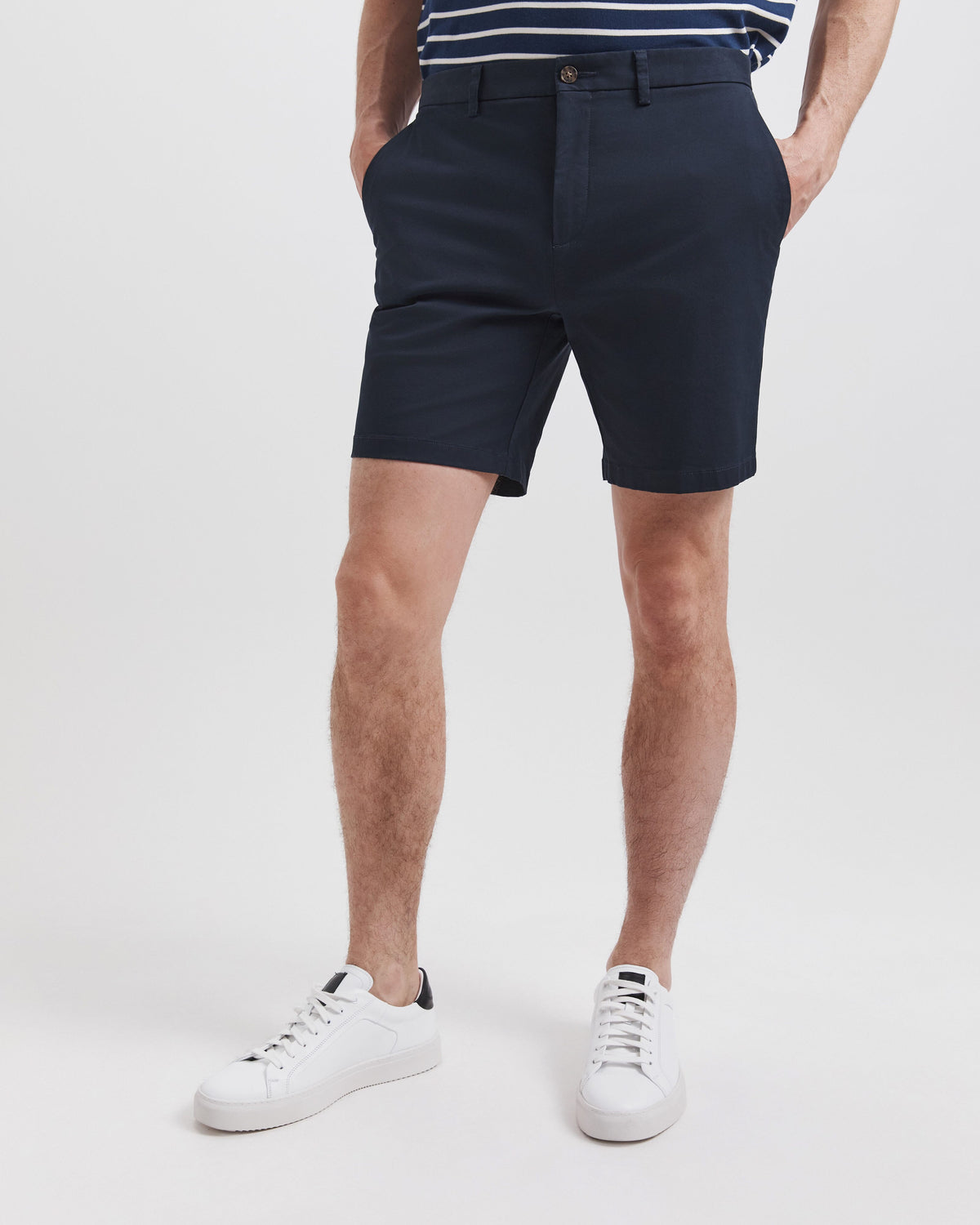 Mills Stretch Short