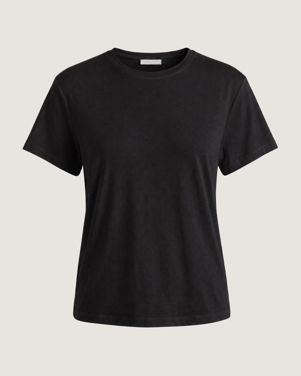 Antonia Tee